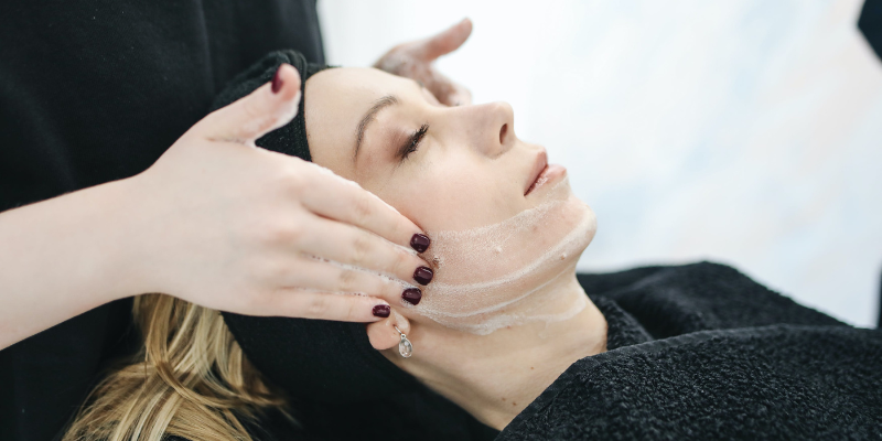 Which Face Massage is Best for Glowing Skin?
